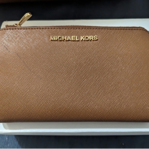 Michael kors purse and wallet - Picture 6 of 6